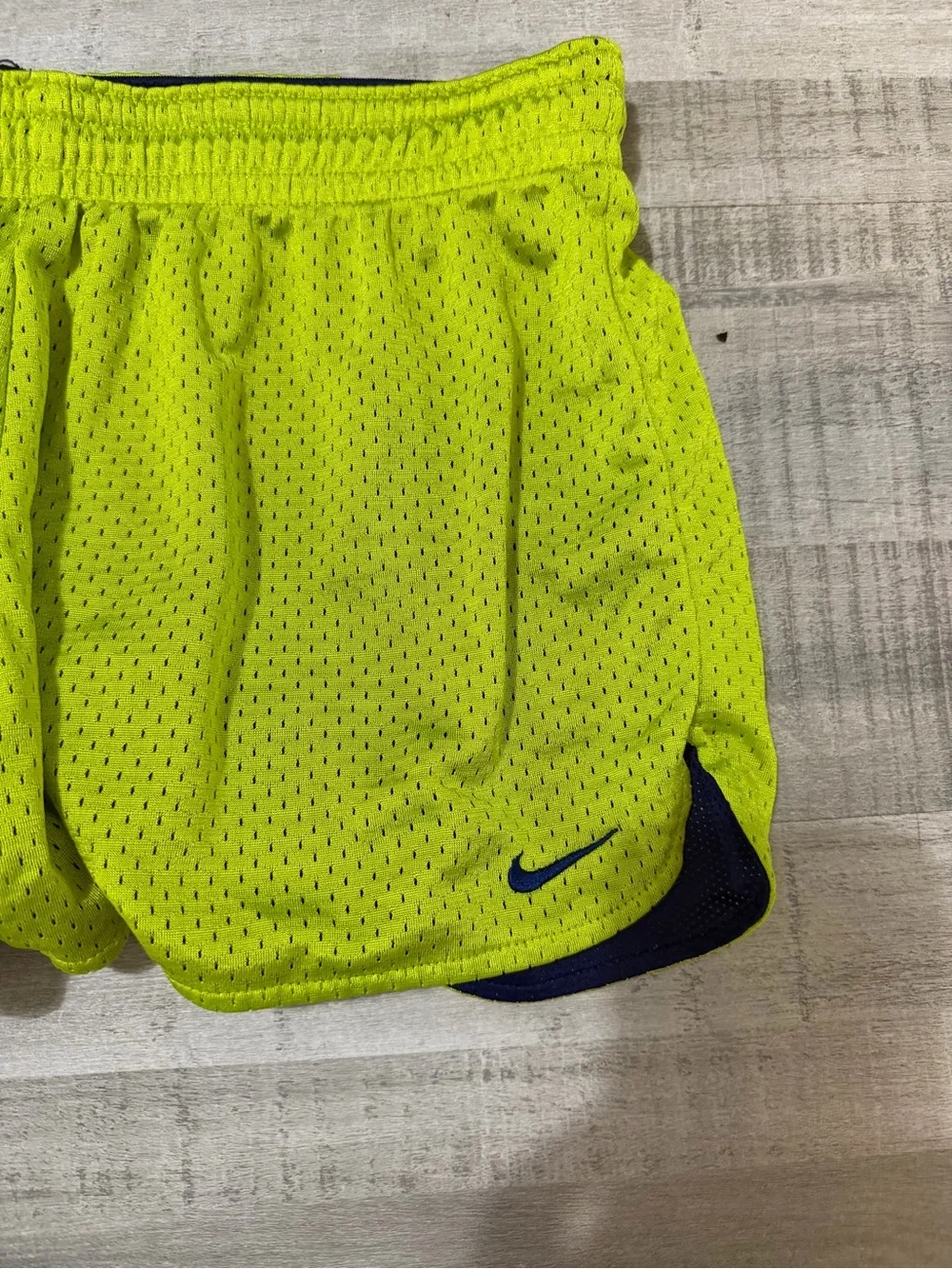 Nike Dri-FIT Women’s Medium Neon Yellow Mesh Running Athletic Shorts Lined